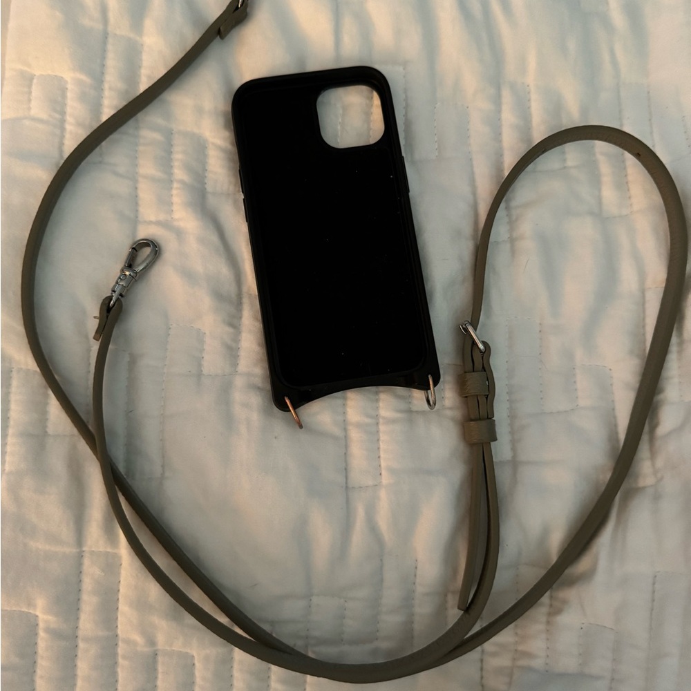 “Emma” Bandolier for iPhone 13. Amazing convenience! Great condition.